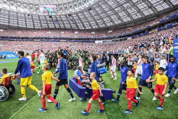 使其成为举 使其成为举