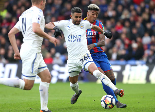 回顾老詹与狄龙整场较劲始末：二人多次发生口角&肢体接触（复盘詹姆斯与狄龙全场对峙：双方多次爆发言语冲突与身体碰撞）